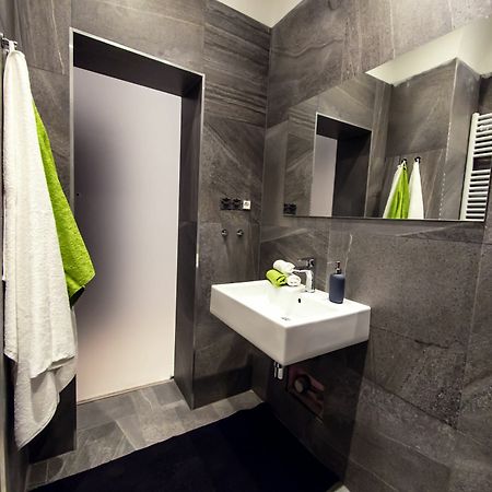 Freedom Rooms & Apartments Praag Buitenkant foto