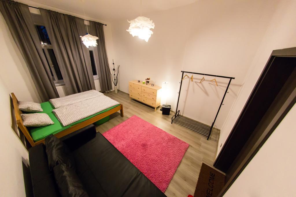Freedom Rooms & Apartments Praag Buitenkant foto