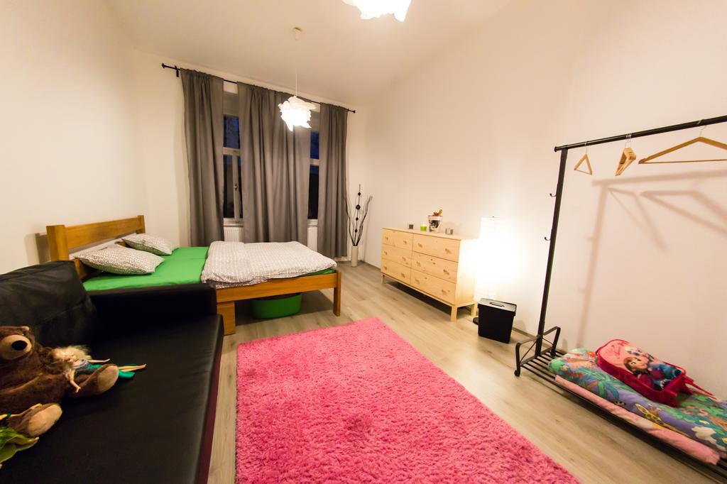 Freedom Rooms & Apartments Praag Buitenkant foto
