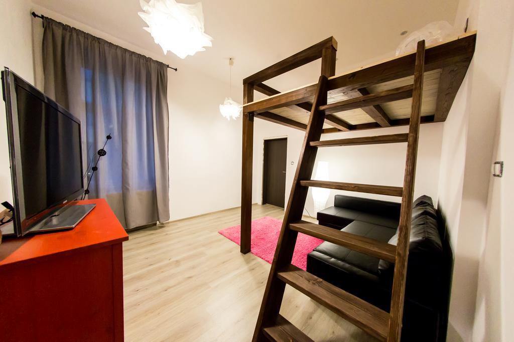 Freedom Rooms & Apartments Praag Buitenkant foto