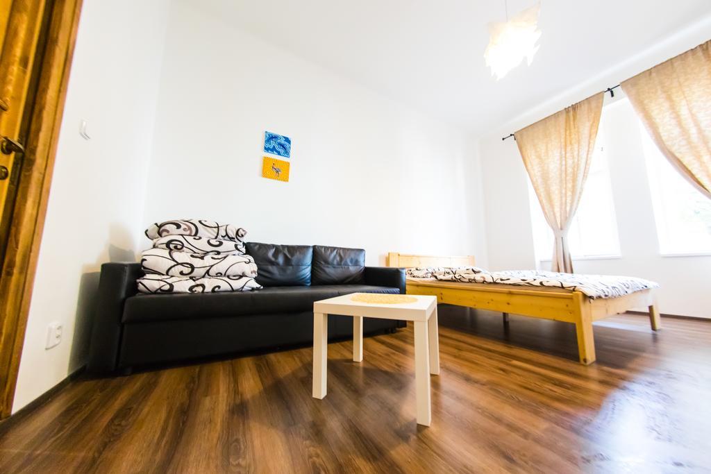 Freedom Rooms & Apartments Praag Buitenkant foto