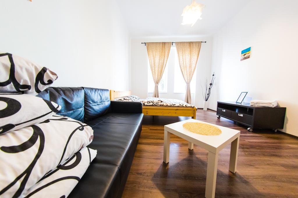 Freedom Rooms & Apartments Praag Buitenkant foto