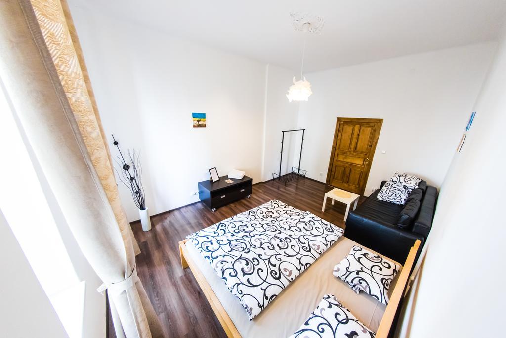 Freedom Rooms & Apartments Praag Buitenkant foto