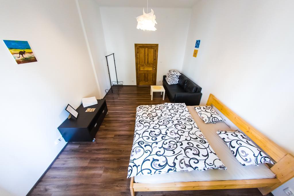 Freedom Rooms & Apartments Praag Buitenkant foto