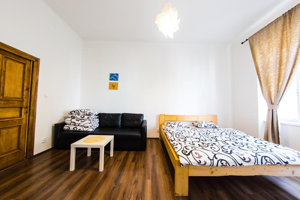 Freedom Rooms & Apartments Praag Buitenkant foto