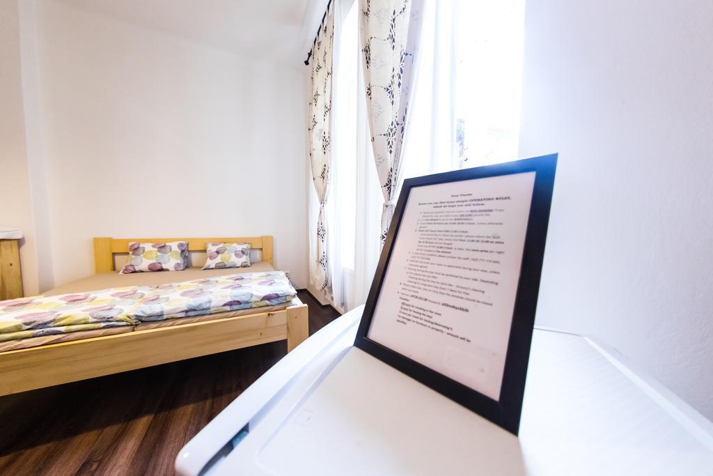 Freedom Rooms & Apartments Praag Buitenkant foto