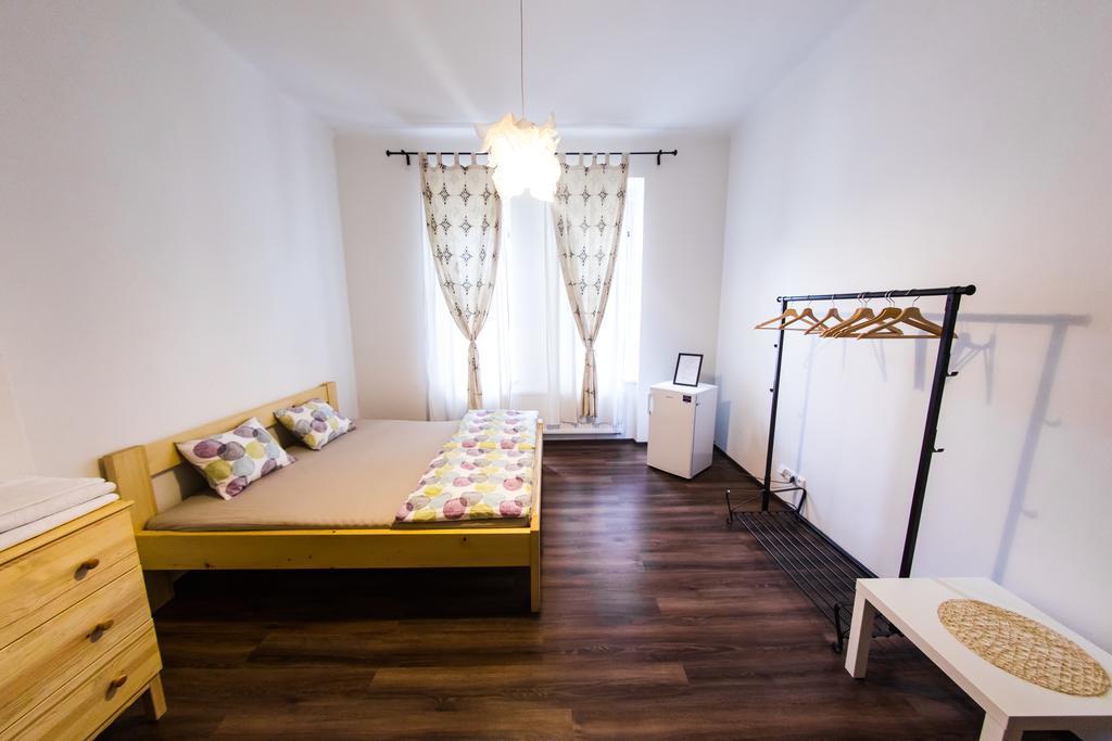 Freedom Rooms & Apartments Praag Buitenkant foto