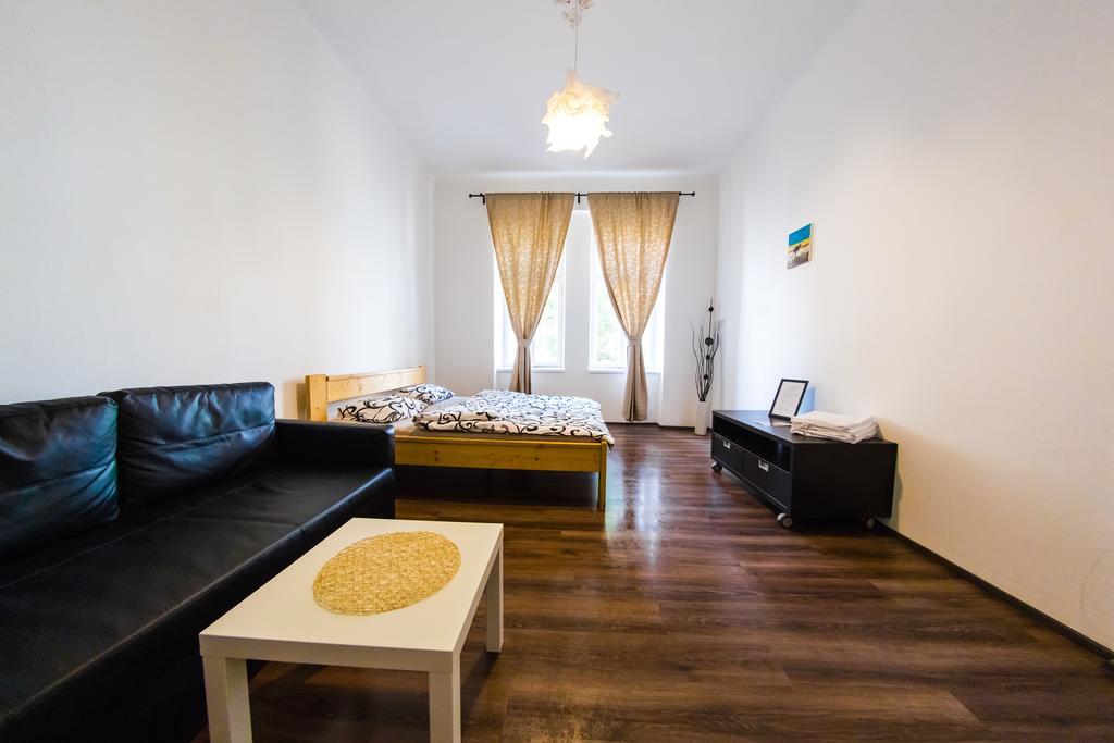 Freedom Rooms & Apartments Praag Buitenkant foto