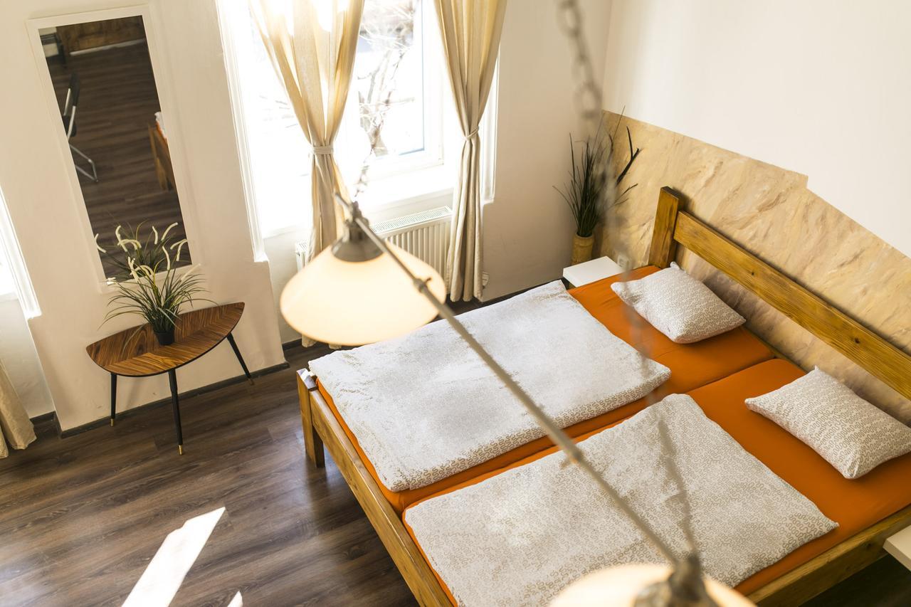 Freedom Rooms & Apartments Praag Buitenkant foto