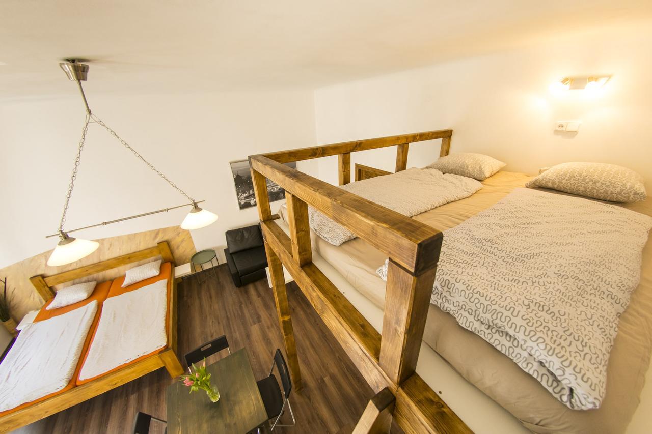 Freedom Rooms & Apartments Praag Buitenkant foto