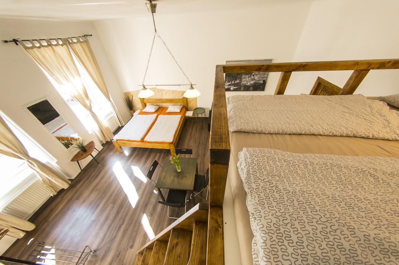 Freedom Rooms & Apartments Praag Buitenkant foto