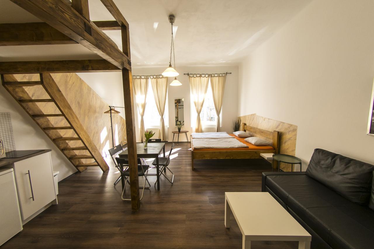 Freedom Rooms & Apartments Praag Buitenkant foto