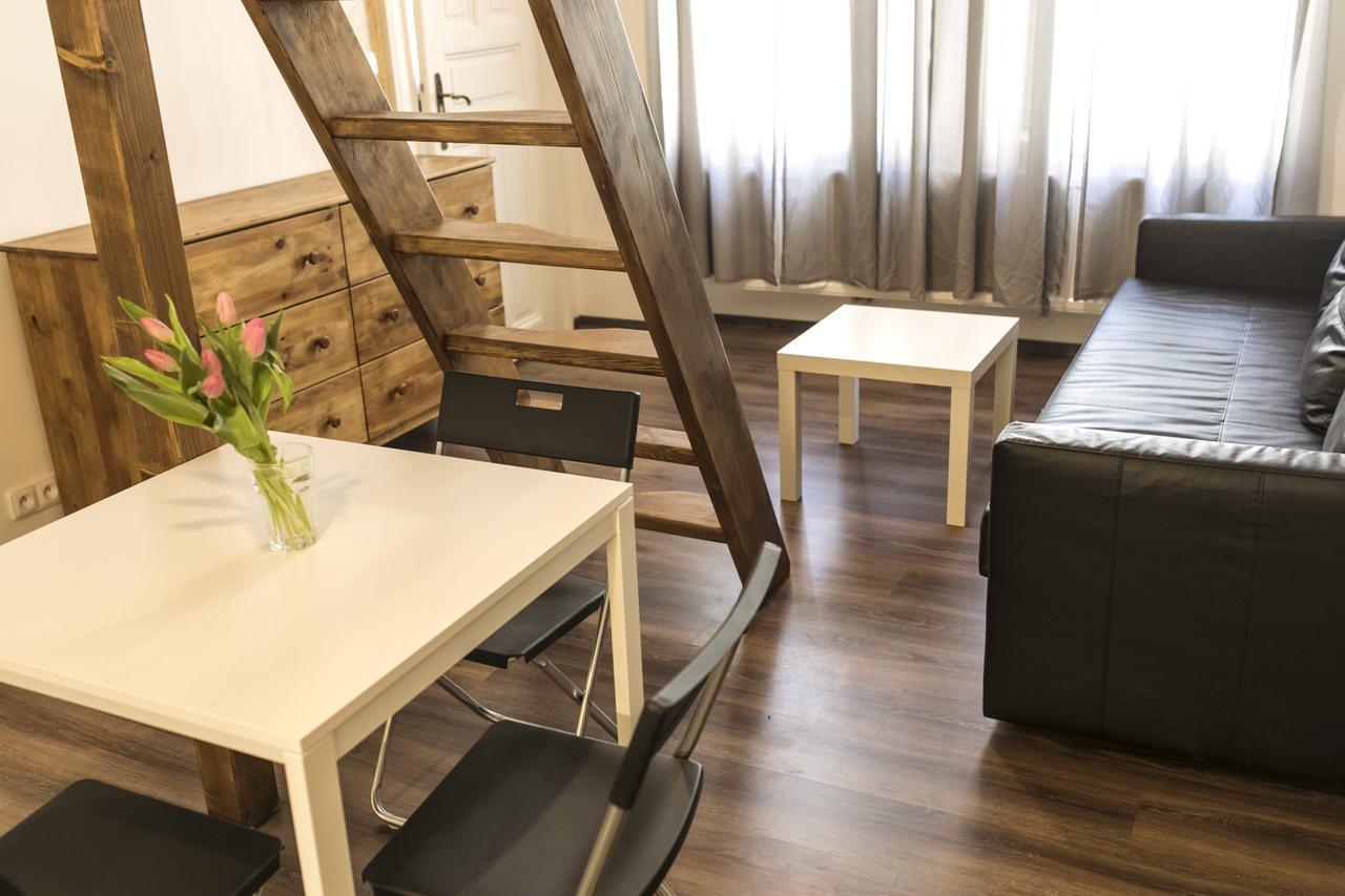 Freedom Rooms & Apartments Praag Buitenkant foto