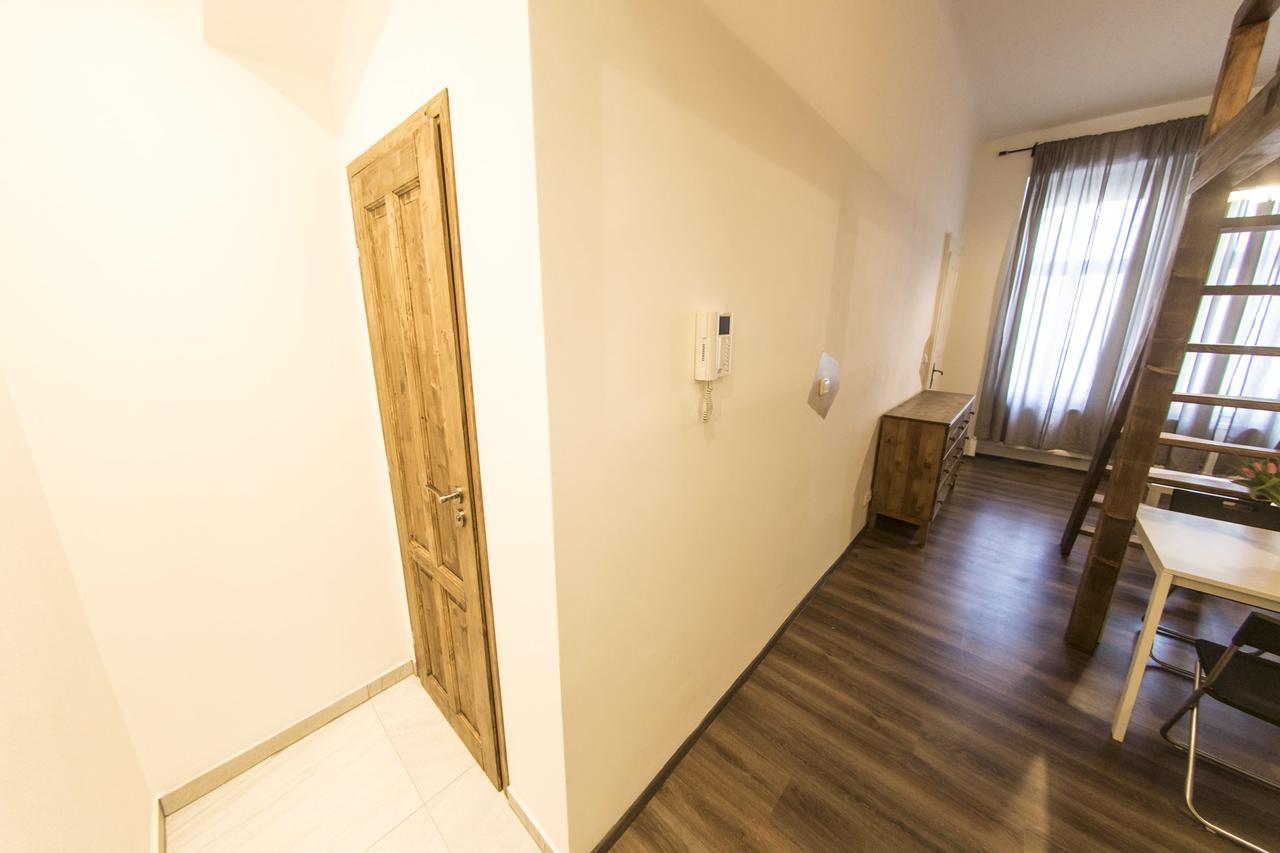 Freedom Rooms & Apartments Praag Kamer foto