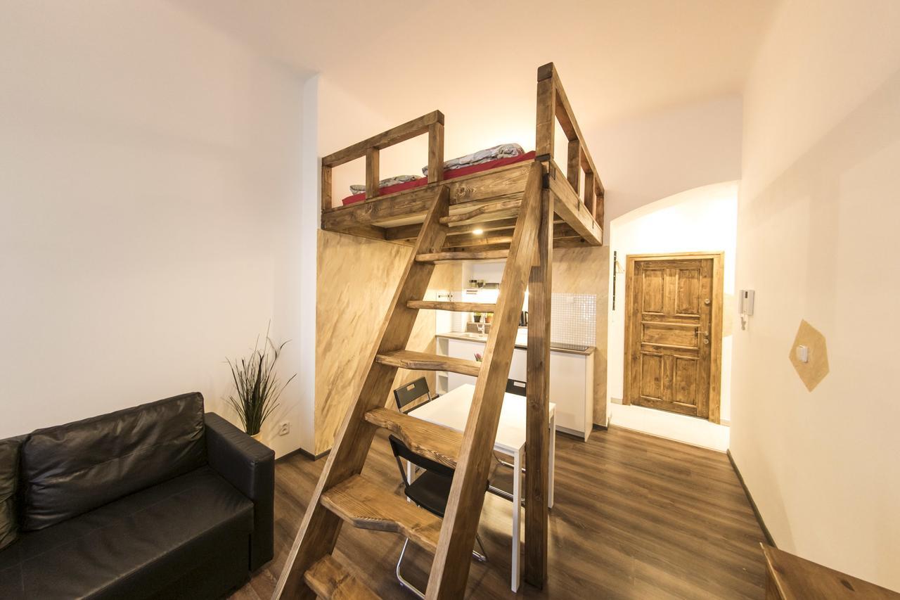 Freedom Rooms & Apartments Praag Buitenkant foto