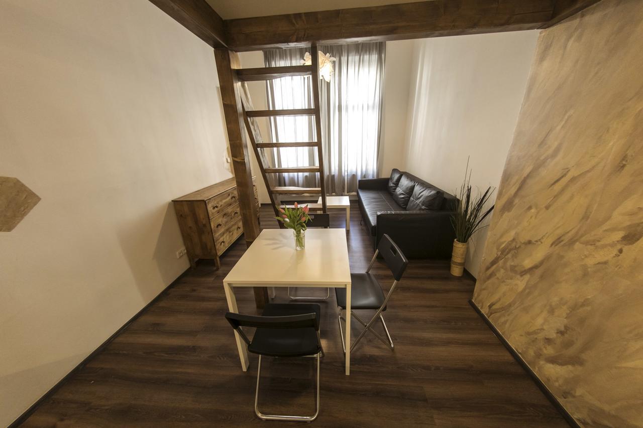 Freedom Rooms & Apartments Praag Buitenkant foto