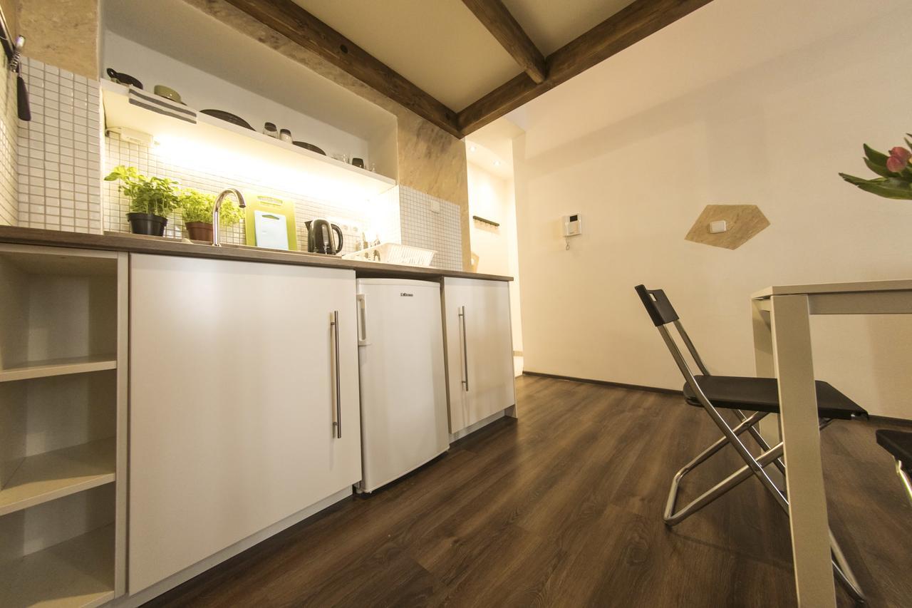 Freedom Rooms & Apartments Praag Buitenkant foto