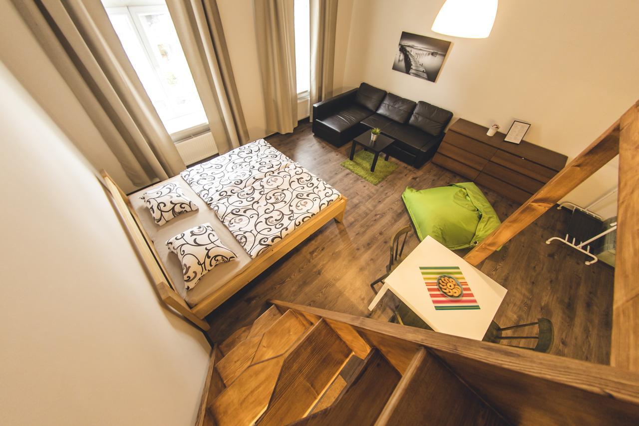Freedom Rooms & Apartments Praag Kamer foto