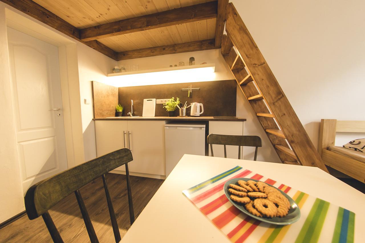 Freedom Rooms & Apartments Praag Kamer foto