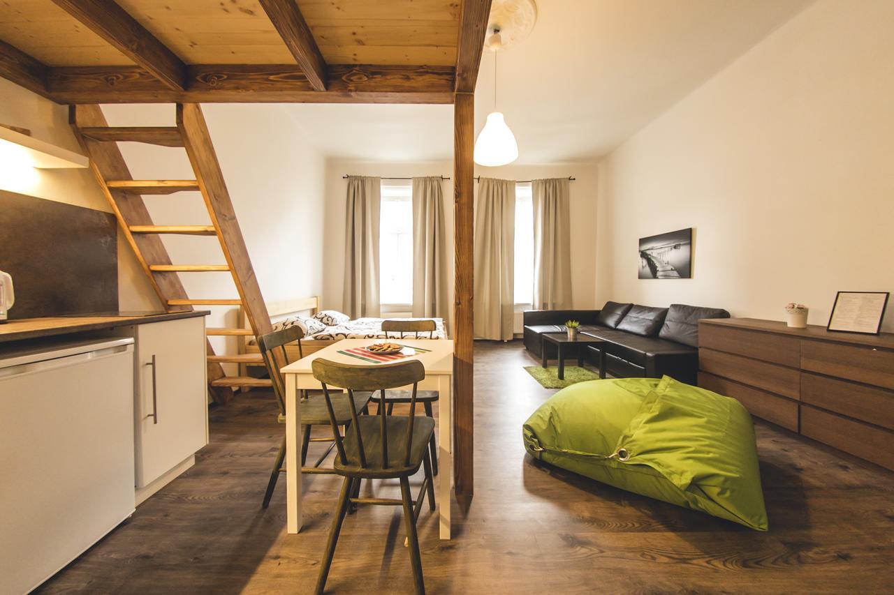 Freedom Rooms & Apartments Praag Buitenkant foto