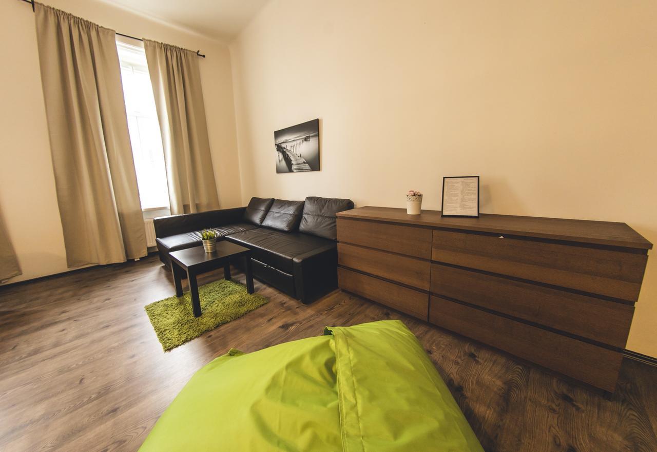 Freedom Rooms & Apartments Praag Kamer foto