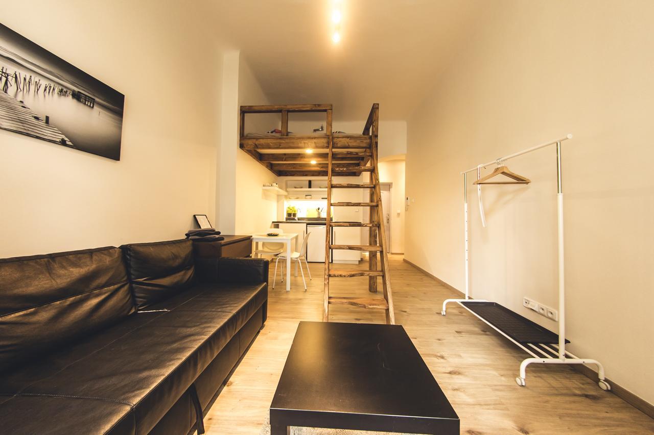 Freedom Rooms & Apartments Praag Kamer foto