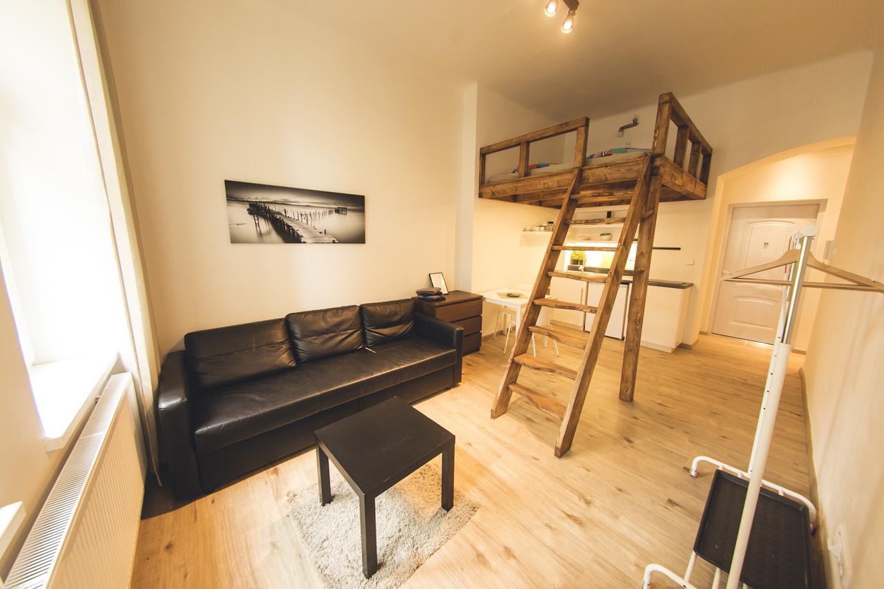 Freedom Rooms & Apartments Praag Buitenkant foto