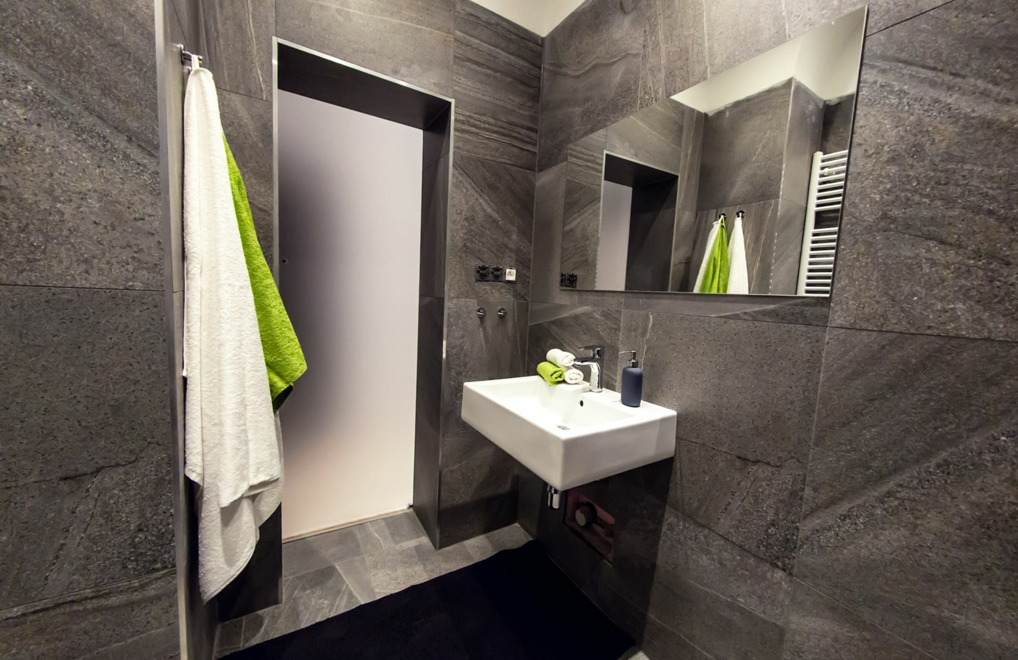 Freedom Rooms & Apartments Praag Buitenkant foto